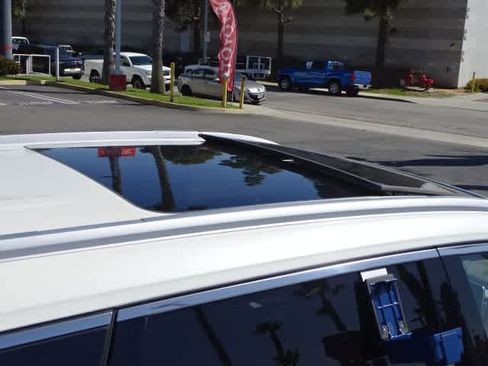 Used 2021 Nissan Rogue SL image 10