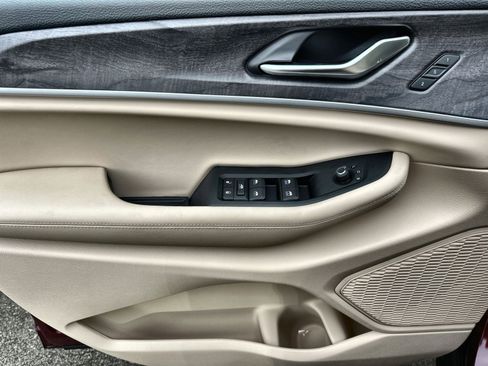 New 2025 Jeep Grand Cherokee Limited w/ Luxury Tech Group II image 15