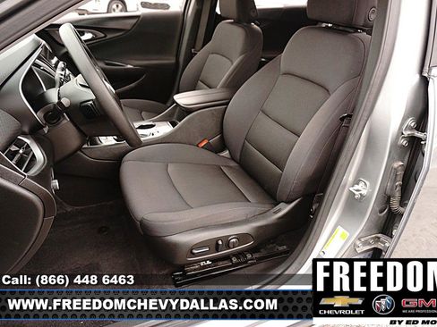 Used 2025 Chevrolet Malibu LT FWD image 9