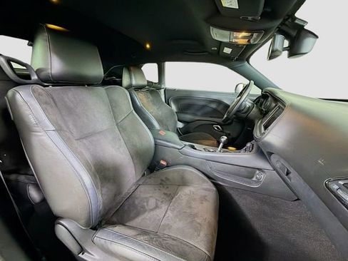 Used 2023 Dodge Challenger R/T w/ Plus Package image 27