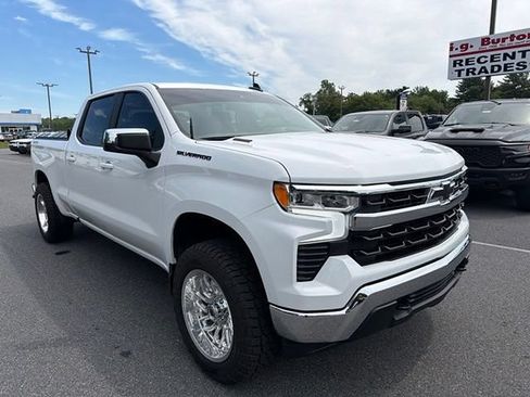 Used 2025 Chevrolet Silverado 1500 LT w/ LPO, Dark Essentials Package AWD/4WD image 9