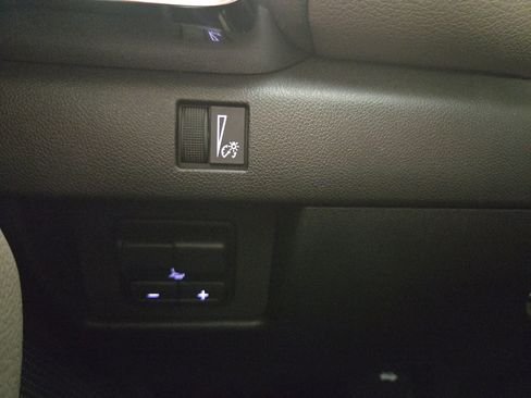 Used 2025 GMC Canyon Denali w/ LPO, Denali Black Edition image 29