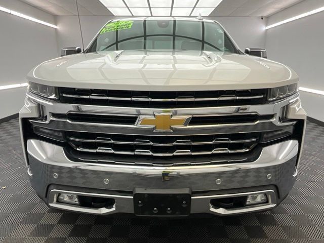 Used 2019 Chevrolet Silverado 1500 LTZ w/ LTZ Premium Package AWD/4WD image 2