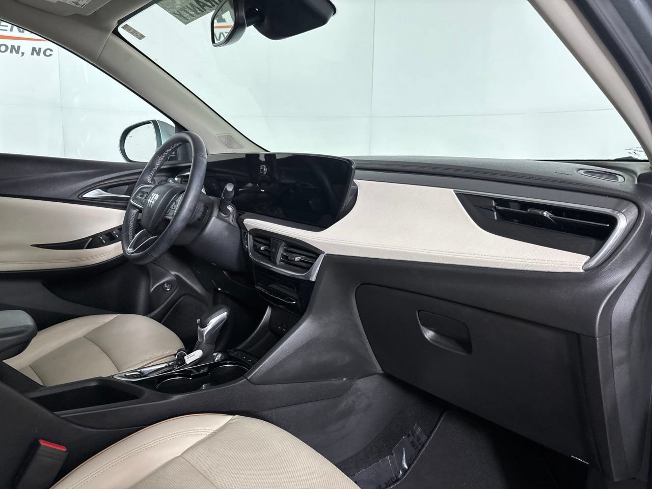 Used 2024 Buick Encore GX Avenir w/ Avenir Convenience Package AWD/4WD image 34