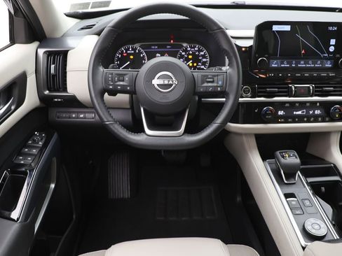 Used 2022 Nissan Pathfinder SL image 13