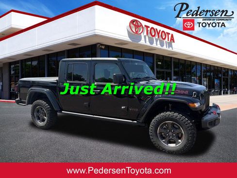 Used 2022 Jeep Gladiator Rubicon w/ Cold Weather Group AWD/4WD image 1