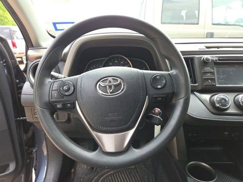 Used 2014 Toyota RAV4 LE image 9