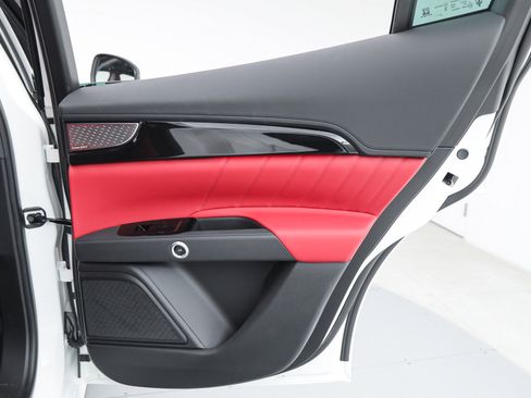 New 2026 Maserati Grecale Modena image 12