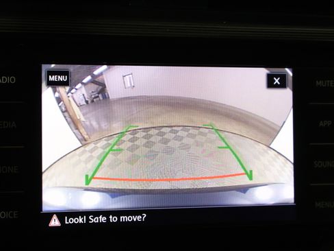 Used 2020 Volkswagen Passat 2.0T R-Line image 28