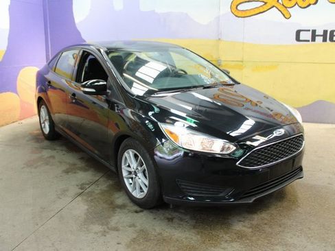 Used 2017 Ford Focus SE image 4