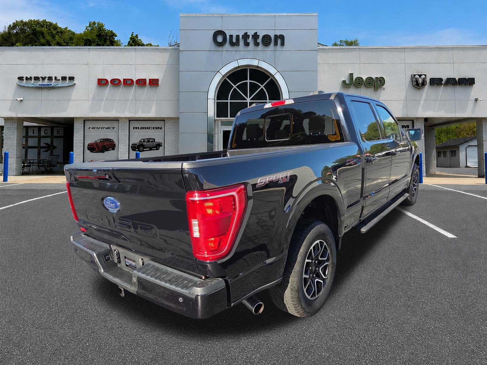 Used 2023 Ford F150 XLT w/ Equipment Group 302A High AWD/4WD image 4