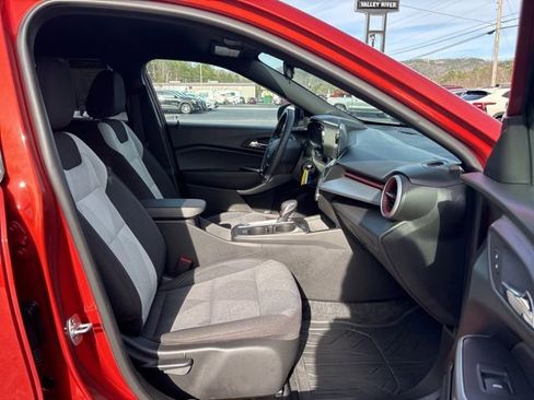 Used 2024 Chevrolet Trax RS w/ Driver Confidence Package image 21