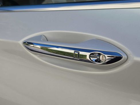 Certified 2023 INFINITI QX50 Luxe image 9