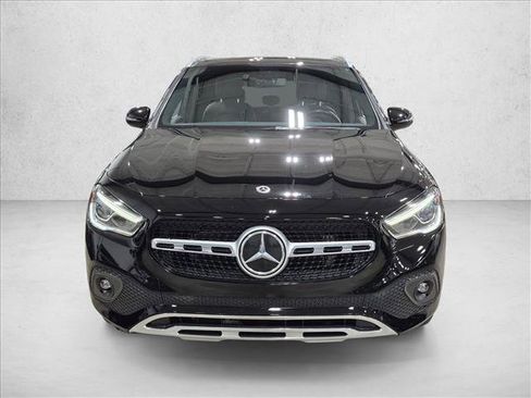 Used 2022 Mercedes-Benz GLA 250 4MATIC w/ Premium Package Lite image 2