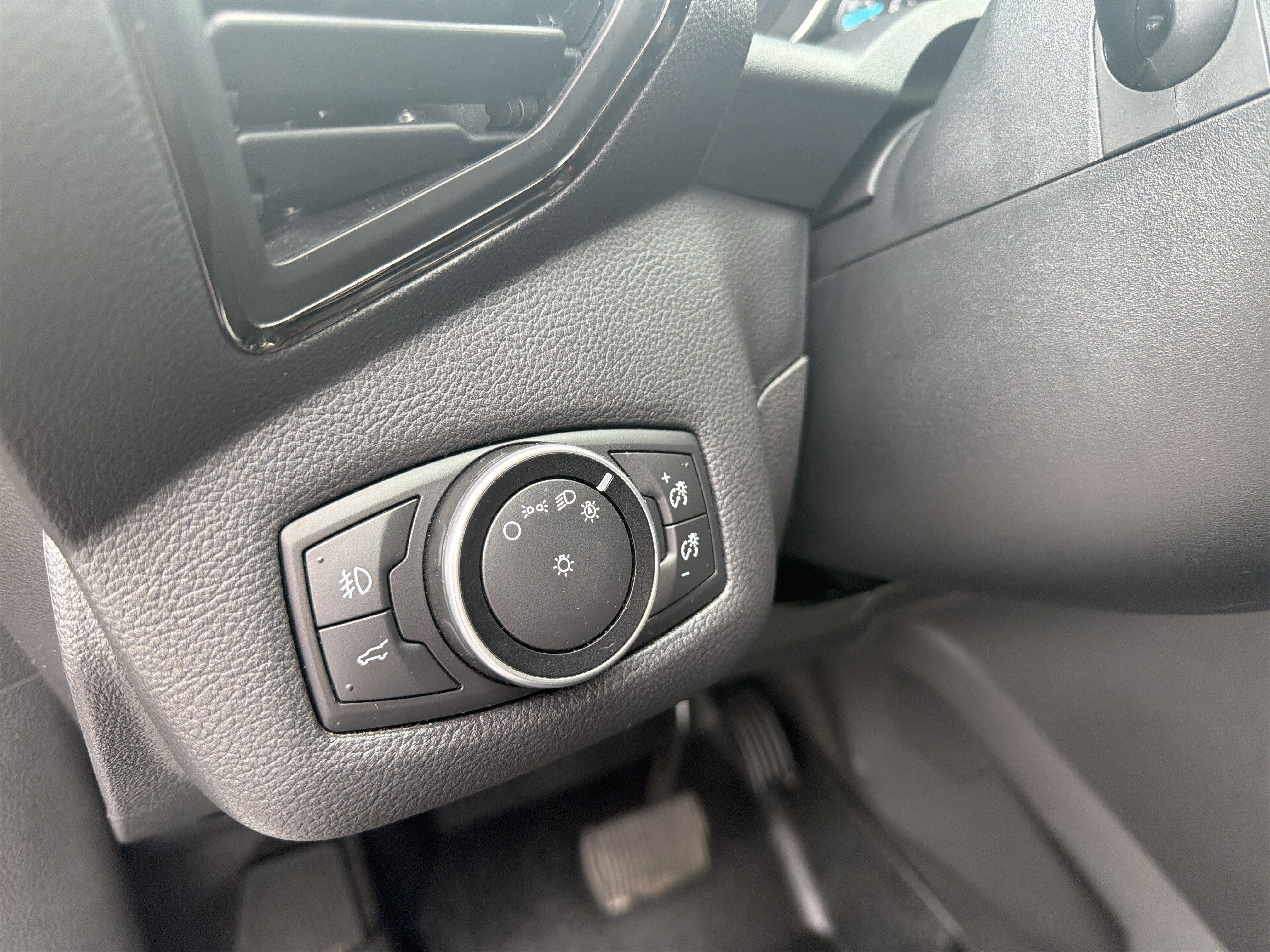 Used 2017 Ford Escape Titanium w/ Canadian Touring Package AWD/4WD image 29