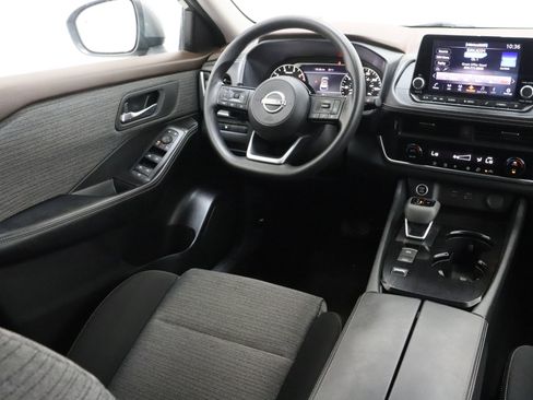 Used 2023 Nissan Rogue SV image 31