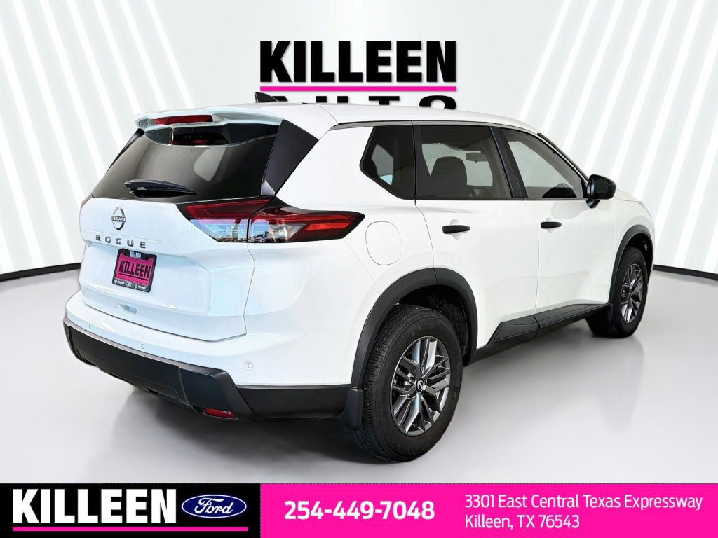 Used 2024 Nissan Rogue S FWD image 9