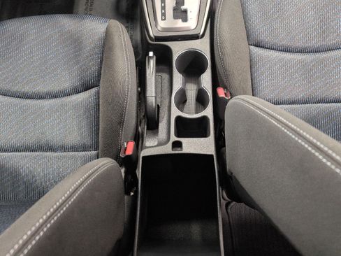 Used 2013 Hyundai Elantra FWD image 16