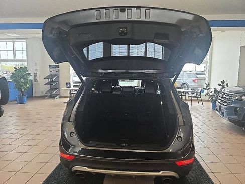 Used 2017 Lincoln MKC Select AWD/4WD image 32