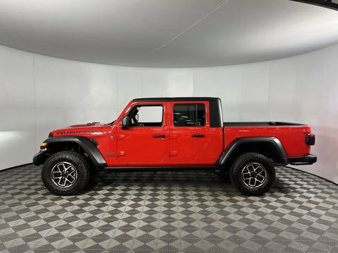 Certified 2024 Jeep Gladiator Rubicon w/ Technology Group image 8