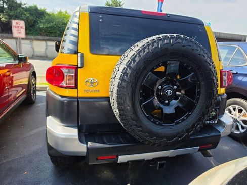 Used 2007 Toyota FJ Cruiser 4WD image 8