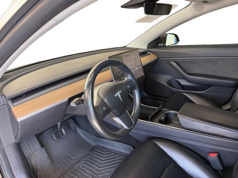 Used 2019 Tesla Model 3 Mid Range RWD image 9