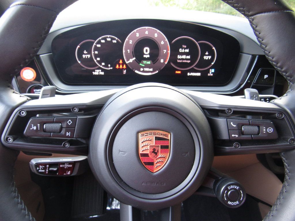 Certified 2025 Porsche Cayenne E-Hybrid AWD/4WD image 33