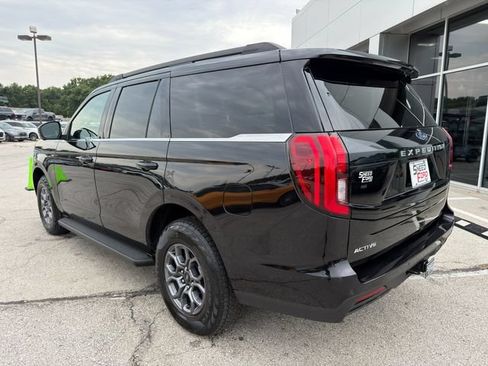 Used 2025 Ford Expedition Active AWD/4WD image 5