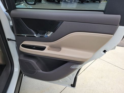 Certified 2022 Lincoln Corsair AWD w/ Equipment Group 101A image 27