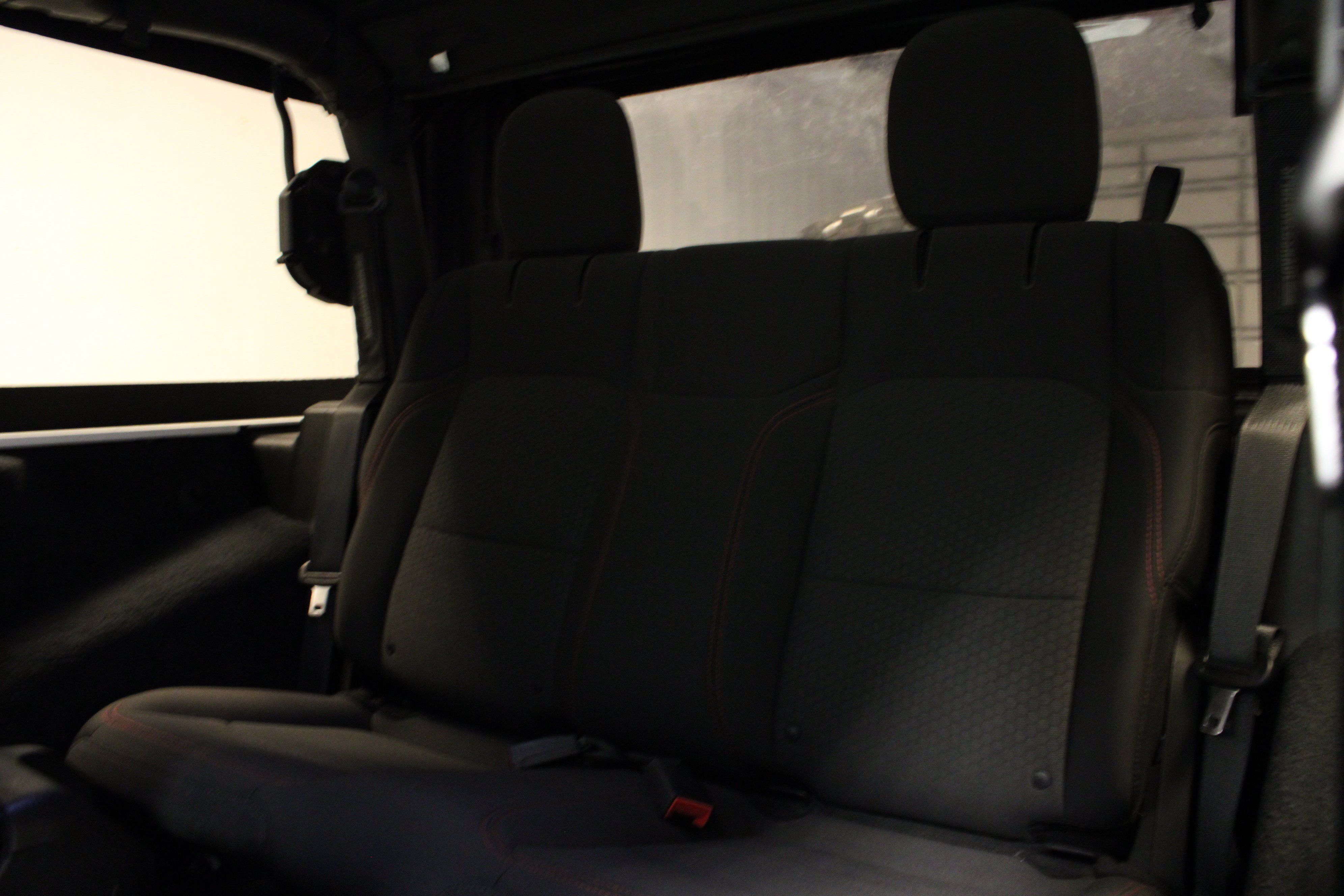 Used 2018 Jeep Wrangler Rubicon AWD/4WD image 13