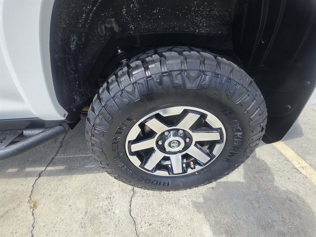 Used 2015 Toyota 4Runner SR5 Premium AWD/4WD image 5