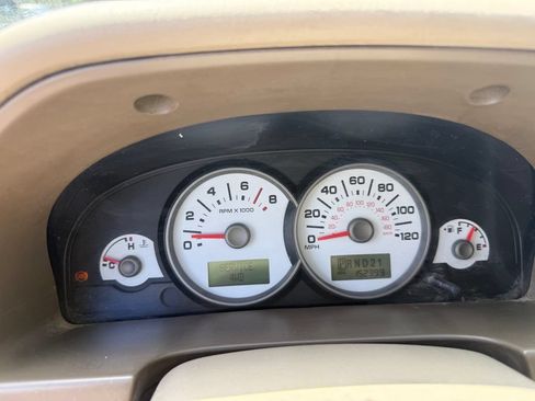 Used 2005 Ford Escape Limited AWD/4WD image 13