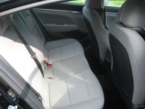 Used 2020 Hyundai Elantra SEL FWD image 13