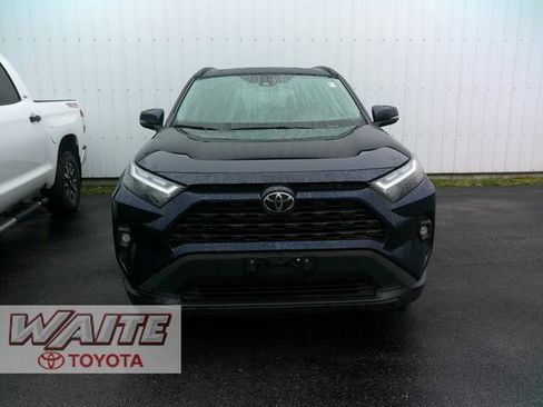 Used 2023 Toyota RAV4 XLE Premium image 4