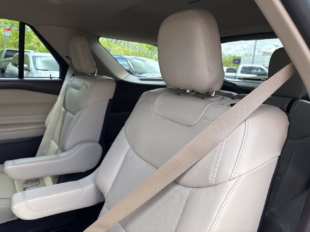 Used 2021 Ford Explorer Platinum AWD/4WD image 23