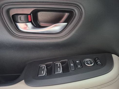 Used 2023 Honda HR-V EX-L image 15