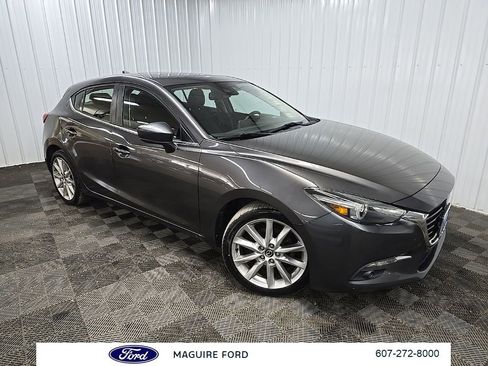 Used 2017 MAZDA MAZDA3 Grand Touring w/ Premium Equipment Package FWD image 9