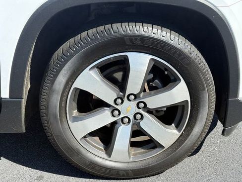 Used 2019 Chevrolet Traverse LT w/ LT Premium Package image 27