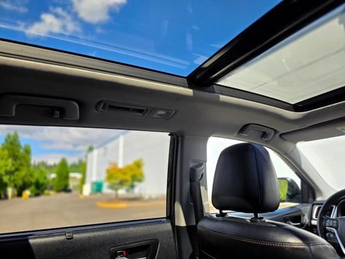Used 2019 Toyota Highlander Limited Platinum AWD/4WD image 56