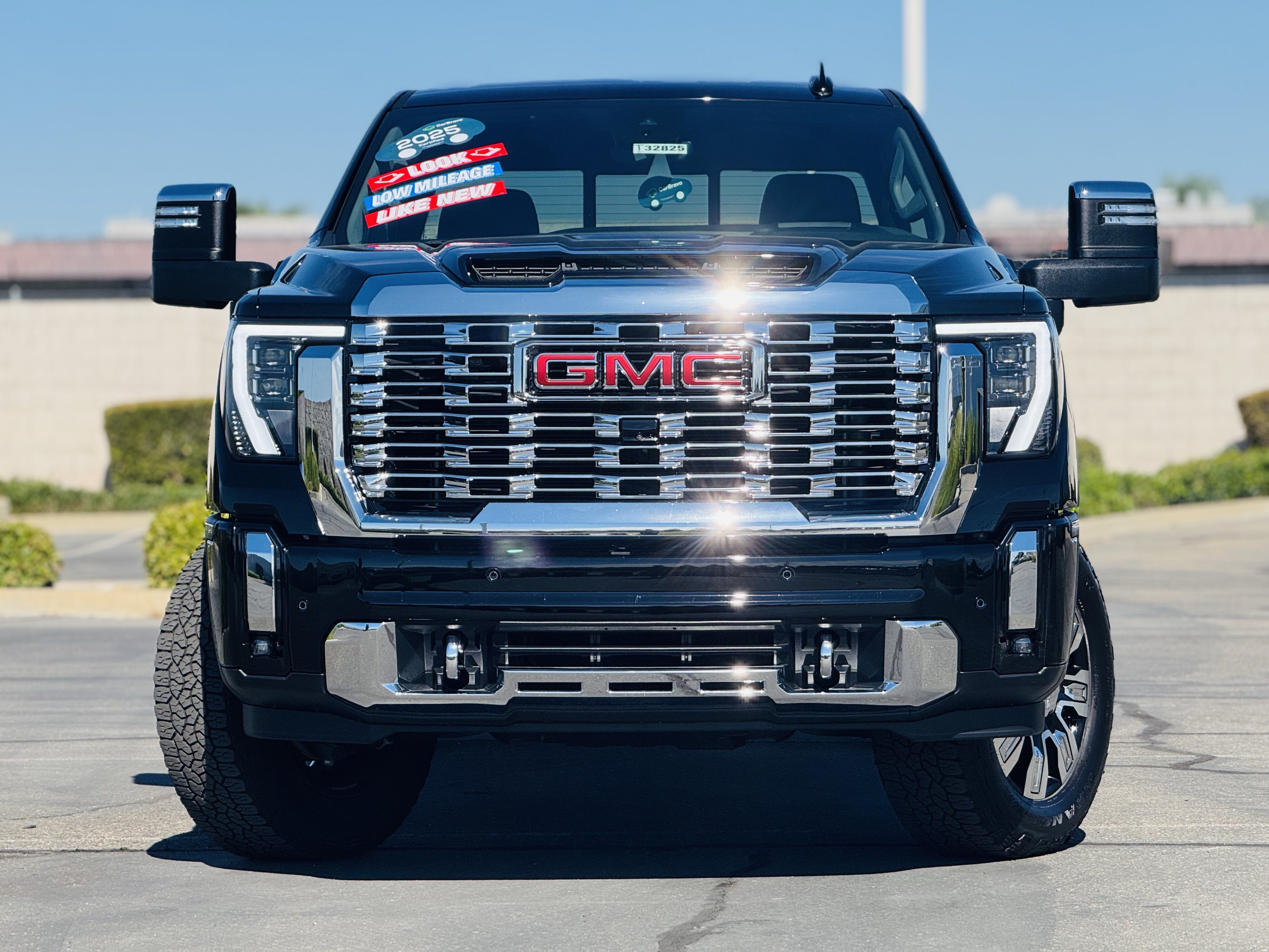 Certified 2025 GMC Sierra 2500 Denali w/ Technology Package AWD/4WD image 2