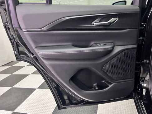 New 2025 Jeep Grand Cherokee Laredo X image 17