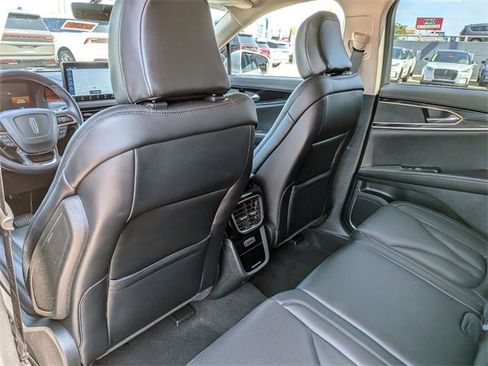 Used 2022 Lincoln Nautilus Reserve image 27
