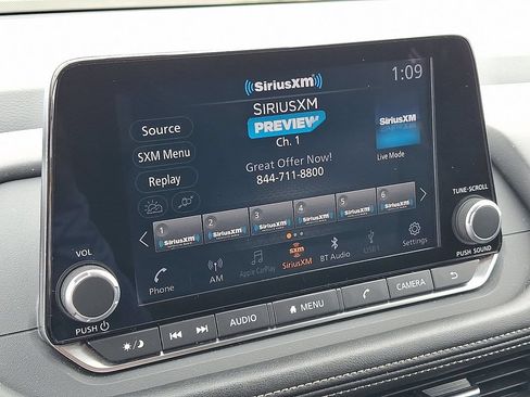Used 2025 Nissan Rogue SV AWD/4WD image 17