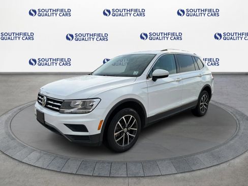 Used 2021 Volkswagen Tiguan SE AWD/4WD image 2