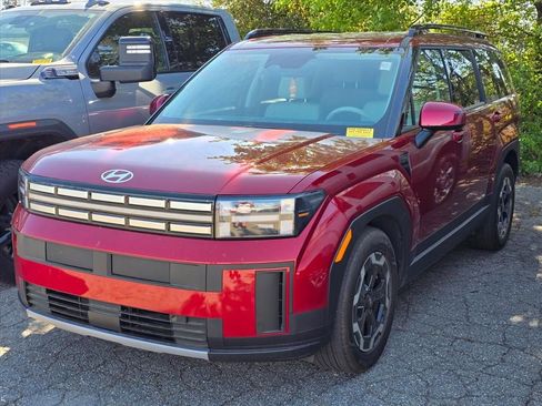 Used 2025 Hyundai Santa Fe SEL image 2