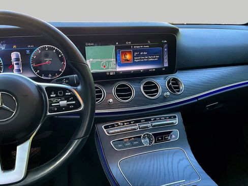 Used 2020 Mercedes-Benz E 350 4MATIC Sedan image 7