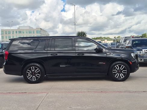 Used 2021 GMC Yukon XL AT4 w/ AT4 Premium Plus Package AWD/4WD image 7