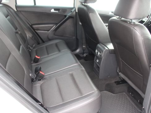 Used 2016 Volkswagen Tiguan S FWD image 17