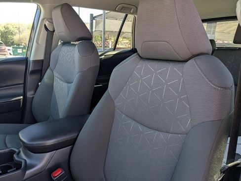 Used 2025 Toyota RAV4 XLE image 11