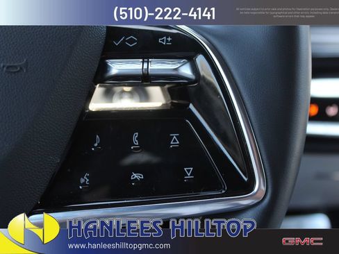 Used 2024 Cadillac Lyriq Luxury AWD/4WD image 32